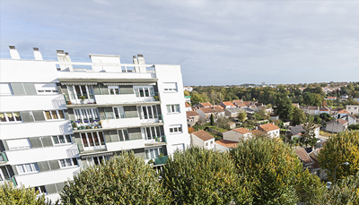 L'ICES référence quelques logements étudiants, se renseigner à l'accueil