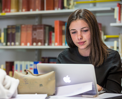 Le Wifi est gratuit dans tout le bâtiment de la BU à l'ICES
