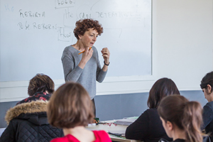 Enseigner à l'ICES pour partager votre expérience professionnelle
