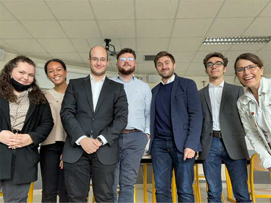 Masters de droit travaillant sur la Jurisprudence de la Cour d'appel de Poitiers