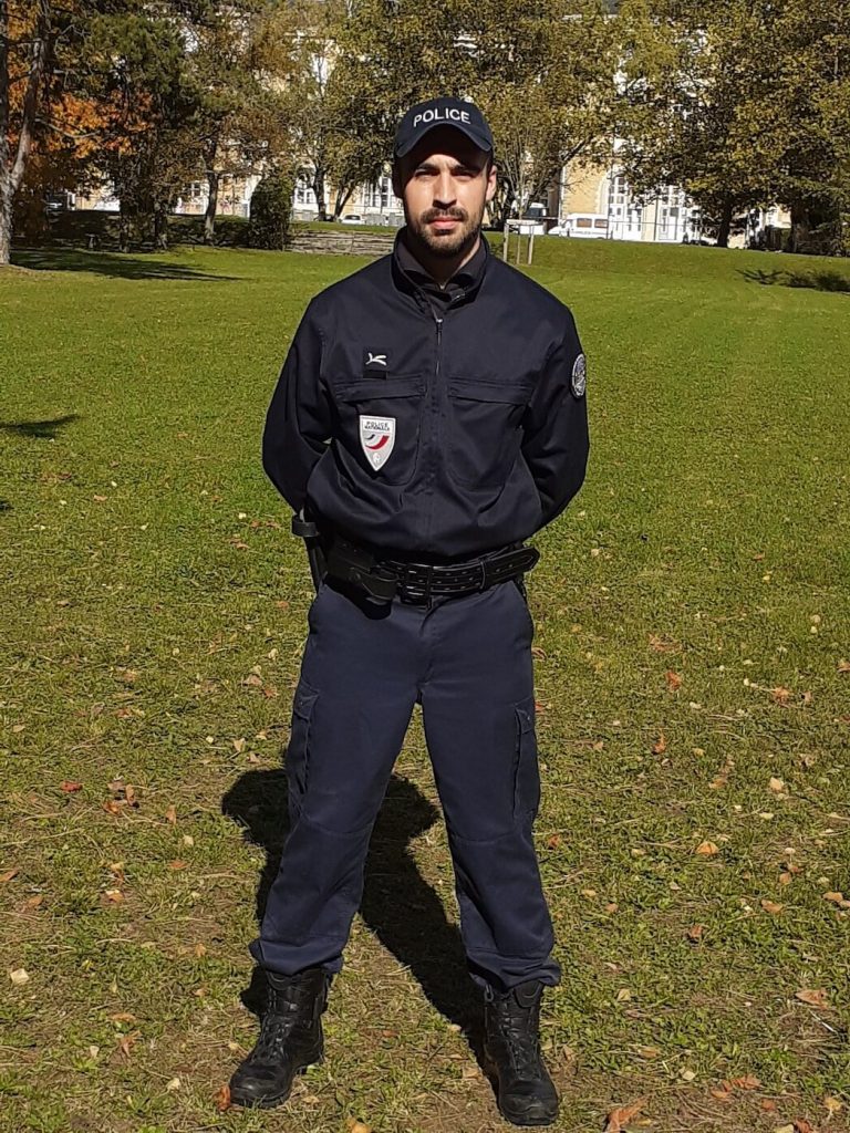 Corentin G. Élève Commissaire De Police À L'école De Police En Uniforme