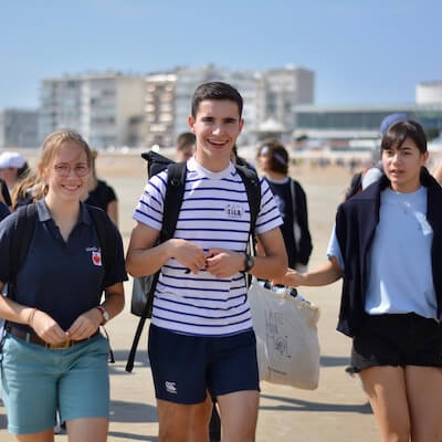 jeunes pedant la journée de cohésion