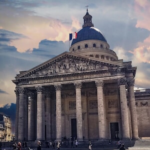 l'ICES ouvre un master Histoire et droit des relations Eglise/Etat. C'est un diplôme du saint siège (Vatican)